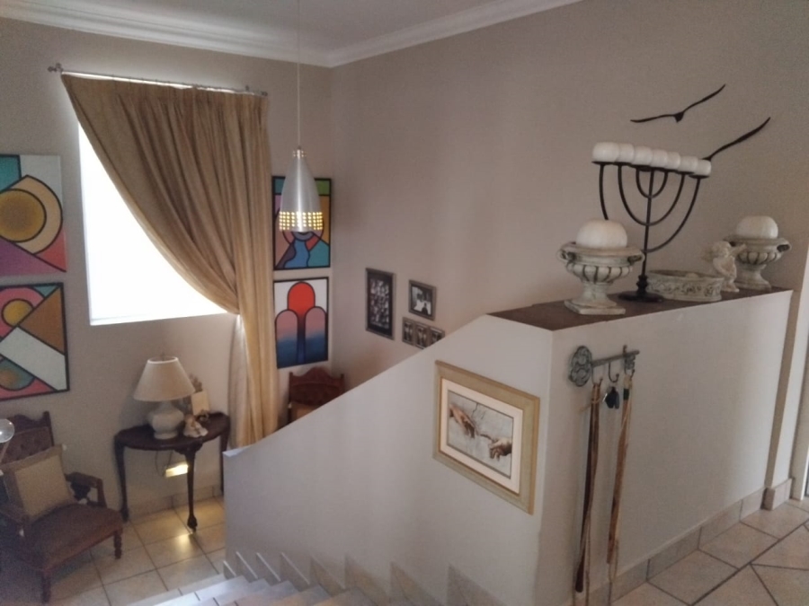 5 Bedroom Property for Sale in Myburgh Park Western Cape